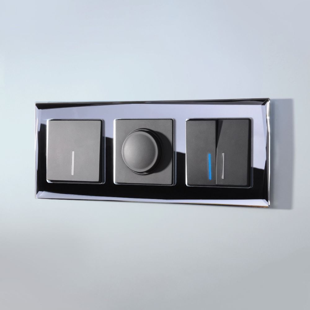 Рамка стеклянная Werkel Diamant на 3 поста Черный W0031208 — изображение 2