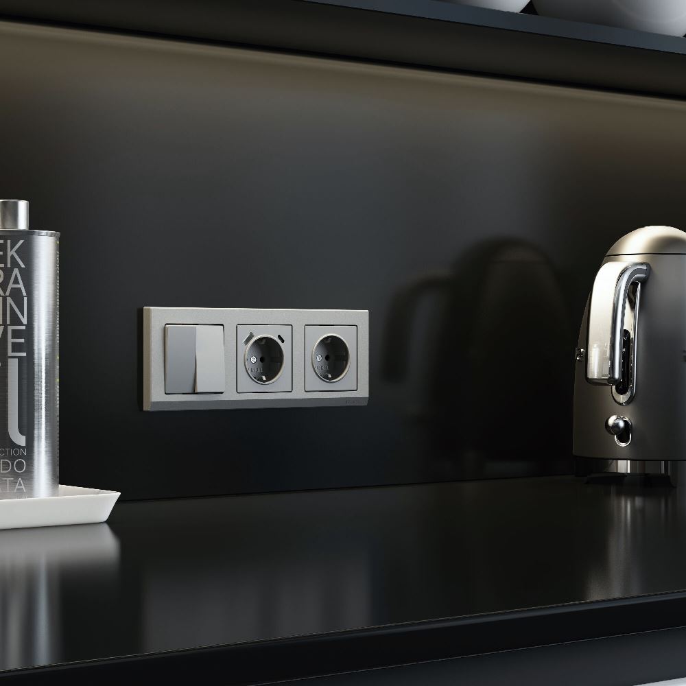 Рамка из поликарбоната Werkel Stark на 3 поста Серебряный матовый W0031865 — изображение 2