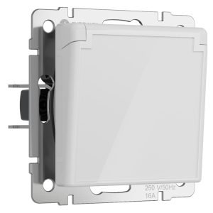 Розетка встраиваемая влагозащищенная Werkel с заземлением, шторками и защитной крышкой Белый W1171241