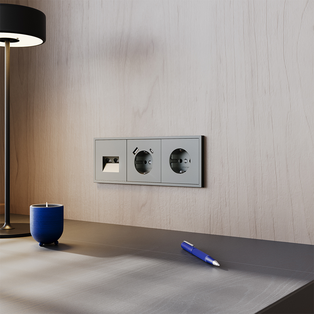 Рамка пластиковая Voltum S70 на 3 поста Титан глянцевый VLS100306 — изображение 3