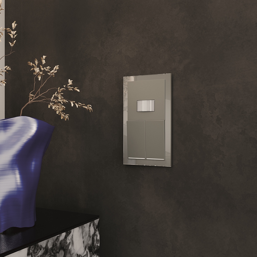 Рамка стеклянная Voltum S70 на 2 поста Титан глянцевый VLS110206 — изображение 3